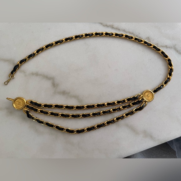 CHANEL vintage Black and Gold Chain Belt - Picture 1 of 8